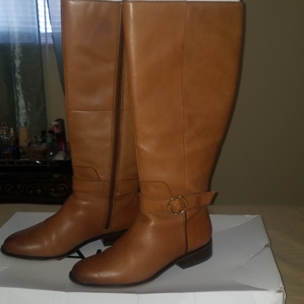 Boot - Picture 5 of 5